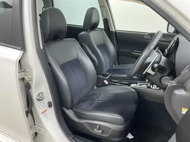 スバル エクシーガ エアブレイク 岡山県 2014(平26)年 6万km クリスタルホワイトP ガラスルーフ　/７Ｖ型ＳＤナビ(CN-R300WD)/【Bluetooth/フルセグ/CD/DVD　】　/バックカメラ　/4WD/レーダークルーズコントロール　/パドルシフト　　/ハーフレザーシート/衝突軽減ブレーキ/純正アルミホイール/HIDヘッドライト/フォグランプ/アイドリングストップ