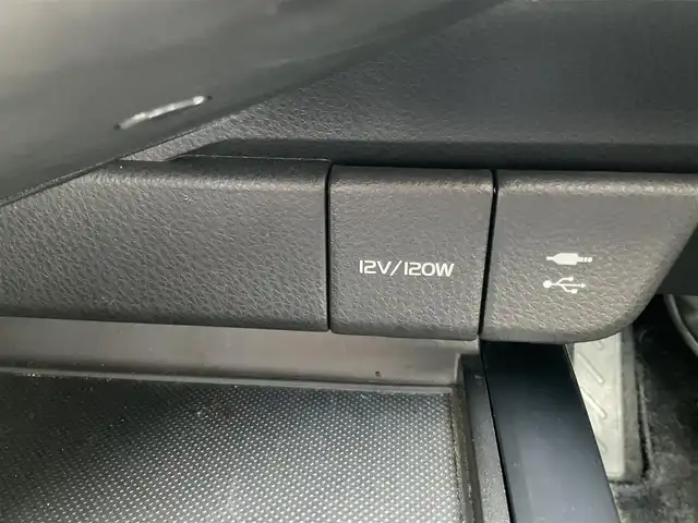 トヨタ カムリ WS 滋賀県 2018(平30)年 7.9万km プラチナホワイトパールマイカ 車検令和9年3月まで/WEDSマーベリック19インチアルミホイール/フルタップ車高調(BLITZ ZZ-R)/エイムゲイン純VIP SPORTフロントアンダースポイラー/社外テールランプ/純正LEDヘッドライト/・純正LEDフォグランプ/ハーフレザーシート/・運転席パワーシート/８インチ純正ナビゲーション/・フルセグTV/・CD/DVD/・Bluetooth/・USBコネクター/バックカメラ/ビルトインETC/ステアリングリモコン/・オーディオ操作/・クルーズコントロール/クリアランスソナー/スペアキー/取扱説明書