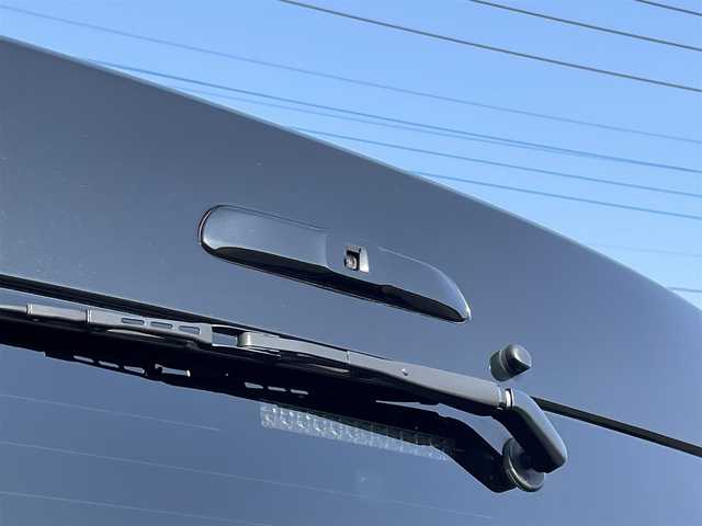 トヨタ ハイエース GL ロング 千葉県 2022(令4)年 2.9万km ブラックマイカ AIS検査済み/FLEX仕様（社外）/FLEXオリジナル内装架装VER.1/（ベットキット・サイドテーブル）/FLEXシートカバー/1.5インチローダウンキット（社外）/DELF FLEX17インチアルミホイール（社外）/GYイーグル#1ナスカータイヤ（ホワイトレター）/アルパインBIG-X 11（メモリーナビ）（社外）/フルセグテレビ/CD/DVD/Bluetooth/HDMI/USB接続機能/アルパインフリッダウンモニター（社外）/ETC/パノラミックビューカメラ/（フロント/サイド/バック）/デジタルインナーミラー/ドライブレコーダー（前後撮影）/LEDヘッドライト/社外LEDテールランプ/オートライト/オートハイビーム/衝突被害軽減ブレーキ/レーンディパーチャーアラート/クリアランスソナー/左側パワースライドドア/スマートキー/プッシュエンジンスタート/AC100V電源/オートエアコン＆リアヒーター/クーラー/ブラックウッド調ガングリップコンビステアリング/ブラックウッド調（半艶）インテリアパネル