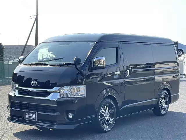トヨタ ハイエース GL ロング 千葉県 2022(令4)年 2.9万km ブラックマイカ AIS検査済み/FLEX仕様（社外）/FLEXオリジナル内装架装VER.1/（ベットキット・サイドテーブル）/FLEXシートカバー/1.5インチローダウンキット（社外）/DELF FLEX17インチアルミホイール（社外）/GYイーグル#1ナスカータイヤ（ホワイトレター）/アルパインBIG-X 11（メモリーナビ）（社外）/フルセグテレビ/CD/DVD/Bluetooth/HDMI/USB接続機能/アルパインフリッダウンモニター（社外）/ETC/パノラミックビューカメラ/（フロント/サイド/バック）/デジタルインナーミラー/ドライブレコーダー（前後撮影）/LEDヘッドライト/社外LEDテールランプ/オートライト/オートハイビーム/衝突被害軽減ブレーキ/レーンディパーチャーアラート/クリアランスソナー/左側パワースライドドア/スマートキー/プッシュエンジンスタート/AC100V電源/オートエアコン＆リアヒーター/クーラー/ブラックウッド調ガングリップコンビステアリング/ブラックウッド調（半艶）インテリアパネル