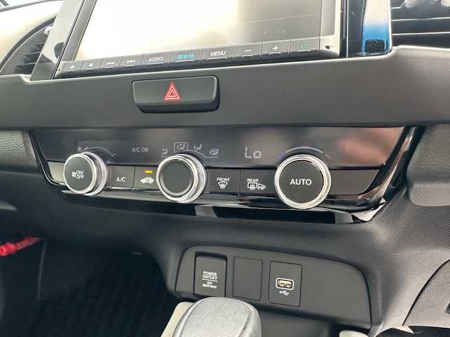 ホンダ フィット e:HEVホーム 大阪府 2020(令2)年 0.8万km ライトブルー ８インチナビ　/フルセグ　/バックカメラ　/ハーフレーザーシート　/レーダークルーズコントロール　/エアロ　/前後ドライブレコーダー　/ＥＴＣ　ＬＥＤヘッドライト　/スマートキー　/純正フロアーマット　/サイドバイザー