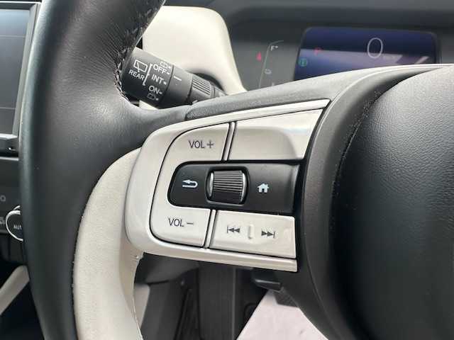 ホンダ フィット e:HEVホーム 大阪府 2020(令2)年 0.8万km ライトブルー ８インチナビ　/フルセグ　/バックカメラ　/ハーフレーザーシート　/レーダークルーズコントロール　/エアロ　/前後ドライブレコーダー　/ＥＴＣ　ＬＥＤヘッドライト　/スマートキー　/純正フロアーマット　/サイドバイザー