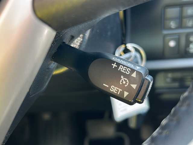 トヨタ ヴォクシー ハイブリッド ZS 煌Ⅲ 岐阜県 2020(令2)年 12.3万km ホワイトパールクリスタルシャイン 登録時走行距離122721km/純正９型ナビ/Blue tooth/CD/DVD/SDミュージックサーバー可/フルセグテレビ/両側電動パワースライドドア　/フルエアロ/トヨタセーフティーセンス/ＬＥＤヘッドライト/オートマチックハイビーム/コーナーセンサー前後/レーンキープアシスト/ドライブレコーダー前方/ハーフレザーシート/3列シート/シートヒーター前席/純正フロアマット/スマートキー/スペアキー1本/ビルトインＥＴＣ/純正16アルミホイール/プッシュスタート/ドアバイザー/ウインカーミラー/背面テーブル