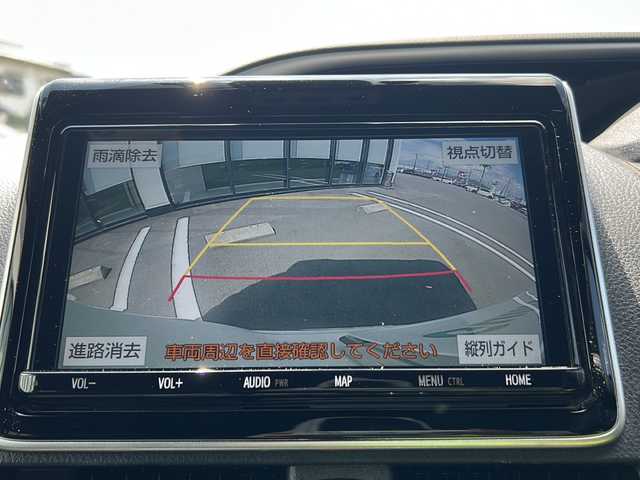 トヨタ ヴォクシー ハイブリッド ZS 煌Ⅲ 岐阜県 2020(令2)年 12.3万km ホワイトパールクリスタルシャイン 登録時走行距離122721km/純正９型ナビ/Blue tooth/CD/DVD/SDミュージックサーバー可/フルセグテレビ/両側電動パワースライドドア　/フルエアロ/トヨタセーフティーセンス/ＬＥＤヘッドライト/オートマチックハイビーム/コーナーセンサー前後/レーンキープアシスト/ドライブレコーダー前方/ハーフレザーシート/3列シート/シートヒーター前席/純正フロアマット/スマートキー/スペアキー1本/ビルトインＥＴＣ/純正16アルミホイール/プッシュスタート/ドアバイザー/ウインカーミラー/背面テーブル
