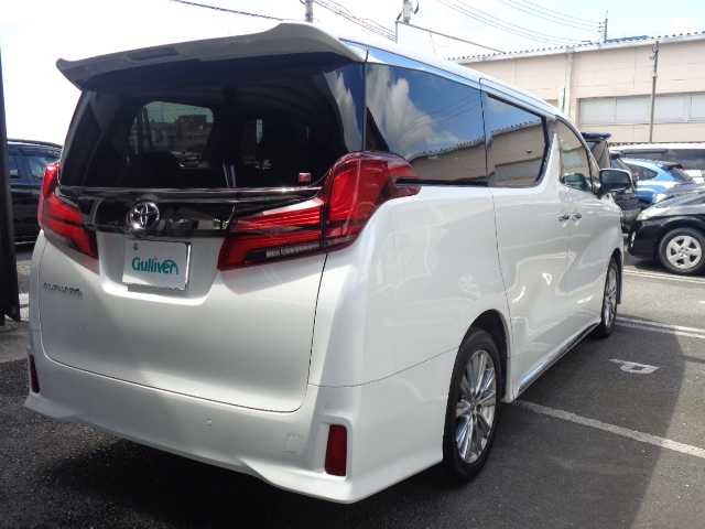 トヨタ アルファード S タイプゴールドⅢ 鹿児島県 2022(令4)年 4.4万km ホワイトパールクリスタルシャイン 純正リモコンエンジンスターター（ドアロック機能付）/9インチディスプレイオーディオ/（フルセグＴＶ．DVD.CD.Bluetooth.USBポート．ラジオ/12．1インチフリップダウンモニター（V12T-R68C)/AC100V電源/ツインサンルーフ /ビルトインETC2.0/ブラインドスポットモニター/クルーズコントロール/両側パワースライドドア/ユピテル前後ドラレコ（DRY-TW7550d)/2列目シートオットマン付/専用ハーフレザーシート/電動パーキング（ホールド機能付）/革巻きステアリグ/リモコンキー3個（エンジンスタター含み）/LEDライト．フォグランプ/取扱説明書．メンテナンスノート．ドラレコ．ETC. エンジンスタター取説有り