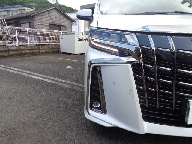 トヨタ アルファード S タイプゴールドⅢ 鹿児島県 2022(令4)年 4.4万km ホワイトパールクリスタルシャイン 純正リモコンエンジンスターター（ドアロック機能付）/9インチディスプレイオーディオ/（フルセグＴＶ．DVD.CD.Bluetooth.USBポート．ラジオ/12．1インチフリップダウンモニター（V12T-R68C)/AC100V電源/ツインサンルーフ /ビルトインETC2.0/ブラインドスポットモニター/クルーズコントロール/両側パワースライドドア/ユピテル前後ドラレコ（DRY-TW7550d)/2列目シートオットマン付/専用ハーフレザーシート/電動パーキング（ホールド機能付）/革巻きステアリグ/リモコンキー3個（エンジンスタター含み）/LEDライト．フォグランプ/取扱説明書．メンテナンスノート．ドラレコ．ETC. エンジンスタター取説有り