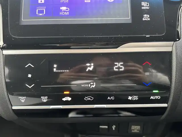 ホンダ フィット 15X 宮城県 2015(平27)年 7.9万km クリスタルブラックパール 登録時走行距離78286ｋｍ/純正7インチワイドナビ　/AM・FM・ワンセグTV・Bluetooth・CD・HDMI/ETC/バックカメラ/ドライブレコーダー（前後）/純正フロアマット/盗難防止装置/スペアキー/スマートキー/プッシュスタート/ウインカーミラー/シートカバー（全席）/電動格納ミラー/ヘッドライトイベライザー/ECONモード