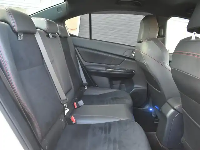 スバル ＷＲＸ Ｓ４ 2．0GT‐S アイサイト 神奈川県 2016(平28)年 4.7万km クリスタルホワイトP ワンオーナー/アイサイトver3/BILSTEIN製ダンパー/純正メモリナビ/フルセグテレビ/バックカメラ/サイドカメラ/ブラインドスポットモニター/アダプティブクルーズ/ブラックカーボン調パネルキッド全席/プッシュスタート/ETC/ヘッドランプウォッシャー/保証書/取説/ナビ説/記録(H30.R1.3.5.7)