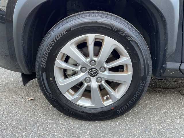 トヨタ ヤリスクロス G 福井県 2025(令7)年 0.2万km ブラックマイカ ワンオーナー/純正メモリナビゲーション/（Bluetooth）/フルセグテレビ/パノラミックビューモニター/アダプティブクルーズコントロール/プリクラッシュセーフティ/レーンキープアシスト/ブラインドスポットモニター/クリアランスソナー/LEDヘッドライト/オートライト/オートハイビーム/ETC(ビルトイン)/オートリトラミラー/純正16インチアルミホイール/タイプCポート/ステアリングリモコン/スマートキー/プッシュスタート/保証書/取扱説明書