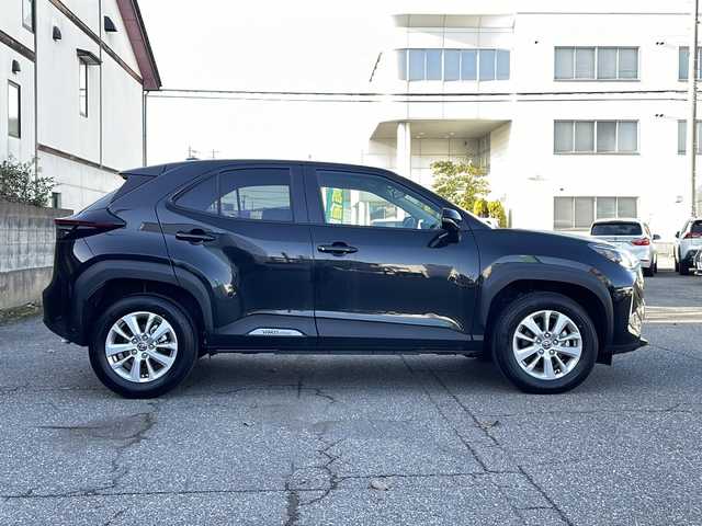 トヨタ ヤリスクロス G 福井県 2025(令7)年 0.2万km ブラックマイカ ワンオーナー/純正メモリナビゲーション/（Bluetooth）/フルセグテレビ/パノラミックビューモニター/アダプティブクルーズコントロール/プリクラッシュセーフティ/レーンキープアシスト/ブラインドスポットモニター/クリアランスソナー/LEDヘッドライト/オートライト/オートハイビーム/ETC(ビルトイン)/オートリトラミラー/純正16インチアルミホイール/タイプCポート/ステアリングリモコン/スマートキー/プッシュスタート/保証書/取扱説明書