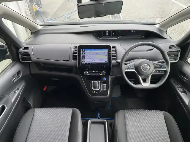 日産 セレナ e－パワー ハイウェイスター V 東京都 2022(令4)年 3.7万km ダークメタルグレー 純正ナビ/アラウンドビューモニター/エマージェンシーブレーキ/車線逸脱警報/ソナー/プロパイロット/ハンズフリーオートスライドドア/シートヒーター/ＥＴＣ/ドライブレコーダー/ステアリングスイッチ