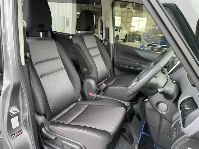 日産 セレナ e－パワー ハイウェイスター V 東京都 2022(令4)年 3.7万km ダークメタルグレー 純正ナビ/アラウンドビューモニター/エマージェンシーブレーキ/車線逸脱警報/ソナー/プロパイロット/ハンズフリーオートスライドドア/シートヒーター/ＥＴＣ/ドライブレコーダー/ステアリングスイッチ