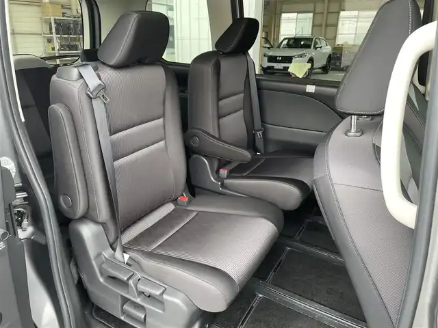 日産 セレナ e－パワー ハイウェイスター V 東京都 2022(令4)年 3.7万km ダークメタルグレー 純正ナビ/アラウンドビューモニター/エマージェンシーブレーキ/車線逸脱警報/ソナー/プロパイロット/ハンズフリーオートスライドドア/シートヒーター/ＥＴＣ/ドライブレコーダー/ステアリングスイッチ
