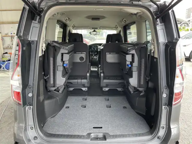日産 セレナ e－パワー ハイウェイスター V 東京都 2022(令4)年 3.7万km ダークメタルグレー 純正ナビ/アラウンドビューモニター/エマージェンシーブレーキ/車線逸脱警報/ソナー/プロパイロット/ハンズフリーオートスライドドア/シートヒーター/ＥＴＣ/ドライブレコーダー/ステアリングスイッチ
