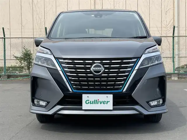 日産 セレナ e－パワー ハイウェイスター V 東京都 2022(令4)年 3.7万km ダークメタルグレー 純正ナビ/アラウンドビューモニター/エマージェンシーブレーキ/車線逸脱警報/ソナー/プロパイロット/ハンズフリーオートスライドドア/シートヒーター/ＥＴＣ/ドライブレコーダー/ステアリングスイッチ