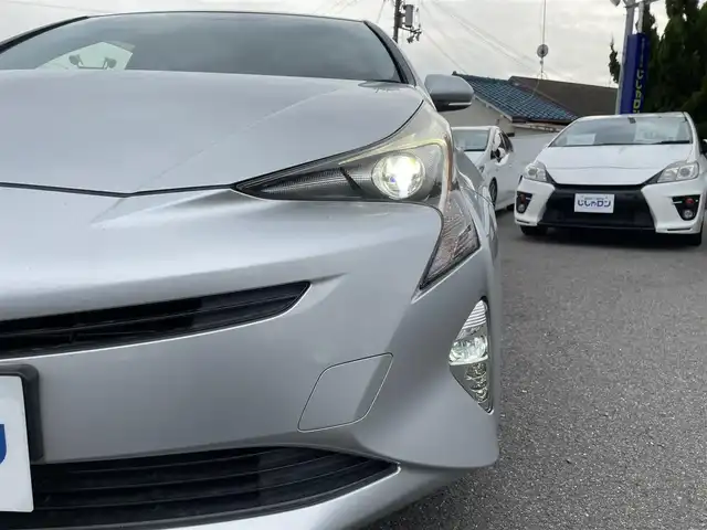 トヨタ プリウス S ツーリングセレクション 和歌山県 2016(平28)年 13.3万km シルバーM (株)IDOMが運営する【じしゃロン和歌山店】の自社ローン専用車両になります。こちらは現金またはオートローンご利用時の価格です。自社ローンご希望の方は別途その旨お申付け下さい/バックカメラ/ETC/合皮レザーシート/シートヒーター/LEDヘッドライト/フォグランプ/プッシュスタート/スマートキー