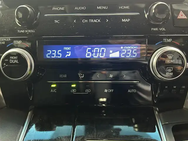 トヨタ ヴェルファイア Z 鹿児島県 2021(令3)年 4.1万km ホワイトパールクリスタルシャイン 禁煙車/ETC/トヨタセーフティセンス/　レーダークルーズコントロール（全車速追従ウ機能付）/　プリクラッシュセーフティ/　ロードサインアシスト/　アダプティブハイビームシステム/　オートマチックハイビーム/ブラインドスポットモニター/インテリジェントクリアランスソナー/前後ドラレコ/ナビキット付ディスプレイオーディオ/　AM・FM/　Bluetooth/　CD・DVD/　USB/革巻きステアリング/ステアリングリモコン/両側パワースライドドア/電動パーキング/純正バイザー/電格ミラー/プッシュスタートキー/フォグランプ