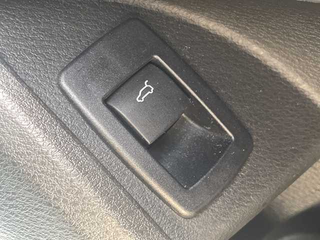 ＢＭＷ Ｘ２ xDrive20i MスポーツX 高知県 2018(平30)年 3.8万km 白 アドバンスドセーフティパッケージ/純正HDDナビ/　【CD/DVD/Bluetooth】/ACC/インテリジェントセーフティ/茶革シート/シートヒーター/シートメモリー付きパワーシート/パドルシフト/HUD/パワーテールゲート/OP20AW/取説