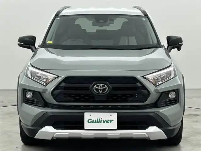 トヨタ ＲＡＶ４ アドベンチャー 福岡県 2019(令1)年 7.4万km アッシュグレーメタリック/アーバンカーキ 純正８型ナビ　/Ｂカメラ　/前方ドラレコ　/ビルトインＥＴＣ　/ＡＣＣ　/コーナーセンサー　/衝突軽減ブレーキ　/ＬＴＡ　/ＢＳＭ　/ＰＫＳＢ　/ヒルディセントコントロール　/シートベンチレーション／ヒーター　/ハーフレザー
