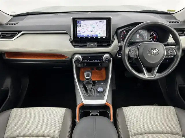 トヨタ ＲＡＶ４ アドベンチャー 福岡県 2019(令1)年 7.4万km アッシュグレーメタリック/アーバンカーキ 純正８型ナビ　/Ｂカメラ　/前方ドラレコ　/ビルトインＥＴＣ　/ＡＣＣ　/コーナーセンサー　/衝突軽減ブレーキ　/ＬＴＡ　/ＢＳＭ　/ＰＫＳＢ　/ヒルディセントコントロール　/シートベンチレーション／ヒーター　/ハーフレザー