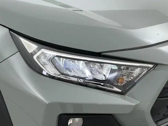 トヨタ ＲＡＶ４ アドベンチャー 福岡県 2019(令1)年 7.4万km アッシュグレーメタリック/アーバンカーキ 純正８型ナビ　/Ｂカメラ　/前方ドラレコ　/ビルトインＥＴＣ　/ＡＣＣ　/コーナーセンサー　/衝突軽減ブレーキ　/ＬＴＡ　/ＢＳＭ　/ＰＫＳＢ　/ヒルディセントコントロール　/シートベンチレーション／ヒーター　/ハーフレザー