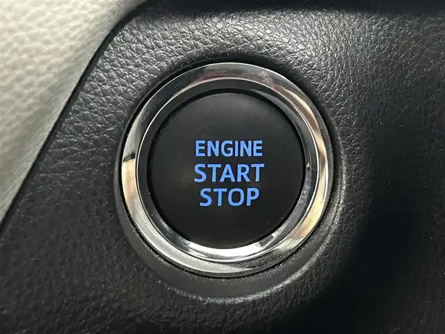トヨタ ＲＡＶ４ アドベンチャー 福岡県 2019(令1)年 7.4万km アッシュグレーメタリック/アーバンカーキ 純正８型ナビ　/Ｂカメラ　/前方ドラレコ　/ビルトインＥＴＣ　/ＡＣＣ　/コーナーセンサー　/衝突軽減ブレーキ　/ＬＴＡ　/ＢＳＭ　/ＰＫＳＢ　/ヒルディセントコントロール　/シートベンチレーション／ヒーター　/ハーフレザー