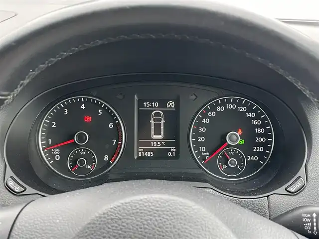 フォルクスワーゲン シャラン TSIハイライン Bモーションテクノ 静岡県 2014(平26)年 8.2万km ピュアホワイト 純正ナビ　/Ｂカメラ　/ワンセグＴＶ　/ＢＴ　ＵＳＢ　ＤＶＤ再生可　/両側パワスラ　/パークアシスト/オートホールド　　/コーナーセンサー　/革巻きステアリング　/リモコンキー　　/保証書　/取説