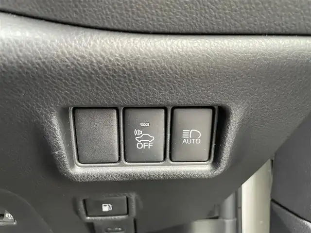 トヨタ Ｃ－ＨＲ G モード ネロ 福岡県 2019(令1)年 5.7万km ホワイトパールクリスタルシャイン ALPINEナビ/クルーズコントロール/トヨタセーフティーセンス/衝突軽減ブレーキ/ACC/横滑り防止機能/バックカメラ/ビルトインETC/シートヒーター/ハーフレザー/純正フロアマット/純正１８インチAW