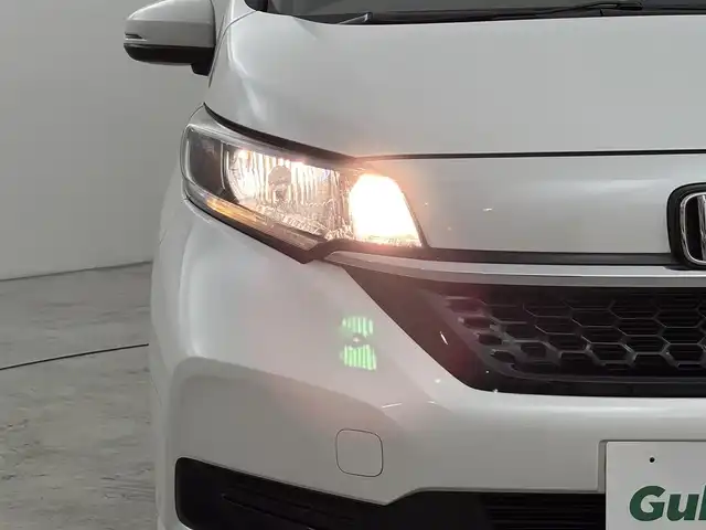 ホンダ フリード＋ G ホンダセンシング 福岡県 2020(令2)年 2.1万km プラチナホワイトパール 純正ナビ　/両側電動スライドドア　/衝突軽減システム　/バックカメラ　/ドラレコ　/クルーズコントロール　/先行車発進検知　/レーンキープ　/アイドリングストップ　/ＥＴＣ　/フォグランプ　/横滑り防止装置　/オートライト
