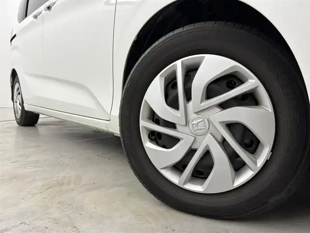 ホンダ フリード＋ G ホンダセンシング 福岡県 2020(令2)年 2.1万km プラチナホワイトパール 純正ナビ　/両側電動スライドドア　/衝突軽減システム　/バックカメラ　/ドラレコ　/クルーズコントロール　/先行車発進検知　/レーンキープ　/アイドリングストップ　/ＥＴＣ　/フォグランプ　/横滑り防止装置　/オートライト