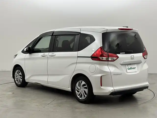 ホンダ フリード＋ G ホンダセンシング 福岡県 2020(令2)年 2.1万km プラチナホワイトパール 純正ナビ　/両側電動スライドドア　/衝突軽減システム　/バックカメラ　/ドラレコ　/クルーズコントロール　/先行車発進検知　/レーンキープ　/アイドリングストップ　/ＥＴＣ　/フォグランプ　/横滑り防止装置　/オートライト