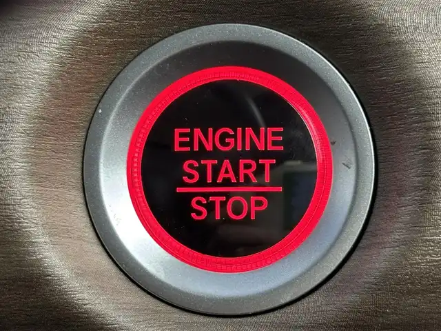 ホンダ フリード＋ G ホンダセンシング 福岡県 2020(令2)年 2.1万km プラチナホワイトパール 純正ナビ　/両側電動スライドドア　/衝突軽減システム　/バックカメラ　/ドラレコ　/クルーズコントロール　/先行車発進検知　/レーンキープ　/アイドリングストップ　/ＥＴＣ　/フォグランプ　/横滑り防止装置　/オートライト