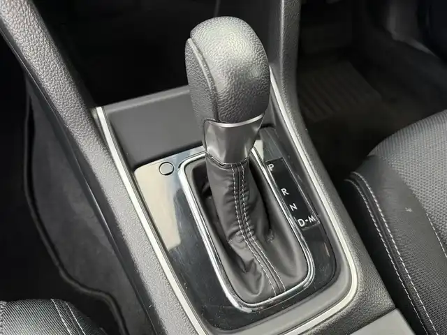 スバル レヴォーグ 1．6GT アイサイト 新潟県 2017(平29)年 4.9万km クリスタルホワイトP 純正ナビ(CN-LR830D)/【ipod/SD/FM/AM/TV/USB/BT/MSV/DISC】/バックカメラ/全天球ドライブレコーダー(Q-01)/ETC/デジタルインナーミラー/アイサイト/・衝突軽減ブレーキ/・車線逸脱抑制機能/・全車速追従機能付きクルーズコントロール/パドルシフト/シートヒーター(D/N席)/パワーシート(D席)/コーナーセンサー/純正17インチAW/LEDライト/パドルシフト/４WD