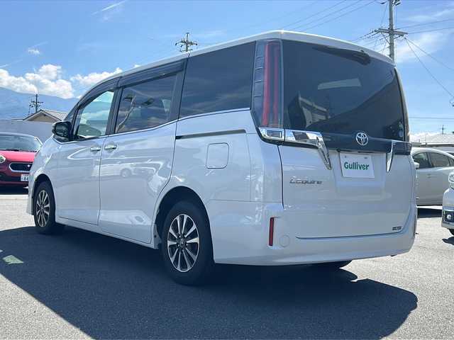 トヨタ エスクァイア Gi 福岡県 2018(平30)年 6.2万km ホワイトパールクリスタルシャイン ・純正9インチSDナビゲーション/CD DVD フルセグTV Bluetooth/・バックカメラ/・ビルトインETC/・ワンオーナー/・トヨタセーフティセンス/・レーンキープアシスト/・オートマチックハイビーム/・両側パワースライドドア/・アイドリングストップ/・横滑り防止装置/・純正15インチアルミホイール/・クルーズコントロール/・LEDヘッドライト/・オートライト/・フォグライト/・シートヒーター(D/N)/・ウィンカーミラー/・電動格納ミラー