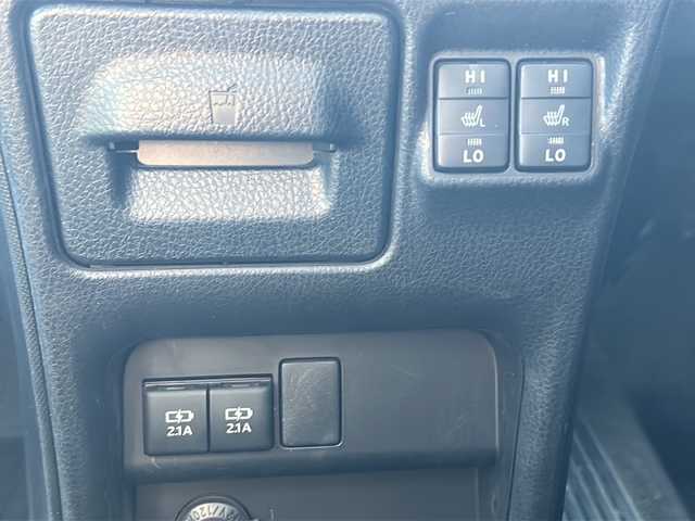 トヨタ エスクァイア Gi 福岡県 2018(平30)年 6.2万km ホワイトパールクリスタルシャイン ・純正9インチSDナビゲーション/CD DVD フルセグTV Bluetooth/・バックカメラ/・ビルトインETC/・ワンオーナー/・トヨタセーフティセンス/・レーンキープアシスト/・オートマチックハイビーム/・両側パワースライドドア/・アイドリングストップ/・横滑り防止装置/・純正15インチアルミホイール/・クルーズコントロール/・LEDヘッドライト/・オートライト/・フォグライト/・シートヒーター(D/N)/・ウィンカーミラー/・電動格納ミラー