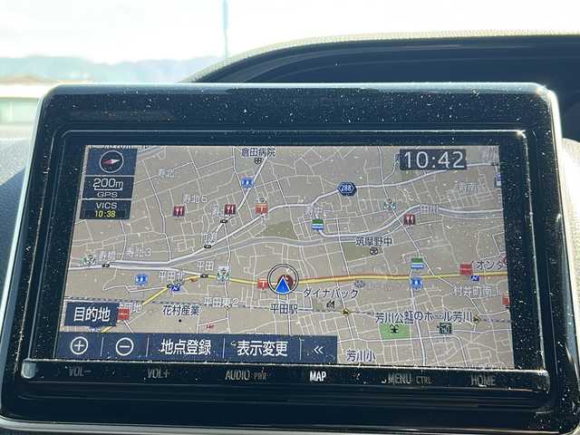トヨタ エスクァイア Gi 福岡県 2018(平30)年 6.2万km ホワイトパールクリスタルシャイン ・純正9インチSDナビゲーション/CD DVD フルセグTV Bluetooth/・バックカメラ/・ビルトインETC/・ワンオーナー/・トヨタセーフティセンス/・レーンキープアシスト/・オートマチックハイビーム/・両側パワースライドドア/・アイドリングストップ/・横滑り防止装置/・純正15インチアルミホイール/・クルーズコントロール/・LEDヘッドライト/・オートライト/・フォグライト/・シートヒーター(D/N)/・ウィンカーミラー/・電動格納ミラー