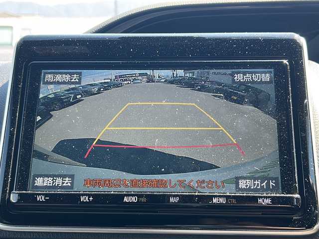 トヨタ エスクァイア Gi 福岡県 2018(平30)年 6.2万km ホワイトパールクリスタルシャイン ・純正9インチSDナビゲーション/CD DVD フルセグTV Bluetooth/・バックカメラ/・ビルトインETC/・ワンオーナー/・トヨタセーフティセンス/・レーンキープアシスト/・オートマチックハイビーム/・両側パワースライドドア/・アイドリングストップ/・横滑り防止装置/・純正15インチアルミホイール/・クルーズコントロール/・LEDヘッドライト/・オートライト/・フォグライト/・シートヒーター(D/N)/・ウィンカーミラー/・電動格納ミラー