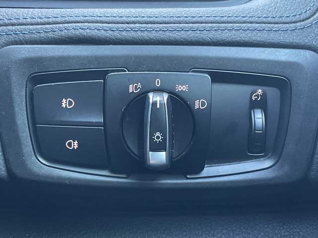 ＢＭＷ ２１８ｉ アクティブツアラー Mスポーツ 愛知県 2015(平27)年 7万km サファイアブラックP /禁煙車//純正ナビ//フルセグテレビ//AM、FM、CD、DVD、Bluetooth//バックカメラ//ドライブレコーダー//ETC//プッシュスタート//サイドブレーキボタン//ステアリングチルト//アイドリングストップ//ブレーキアシスト//電動格納ミラー//横滑り防止装置//車線逸脱警告//ABS//トラクションコントロール//自動防眩ミラー//集中ドアロック//盗難防止システム//後席3点シートベルト//オットマン//ルーフレール//革巻ステア//保証書//取扱説明書