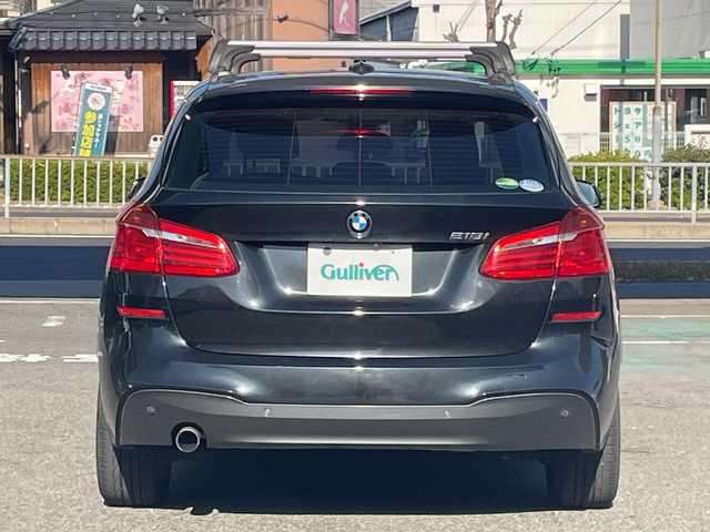 ＢＭＷ ２１８ｉ アクティブツアラー Mスポーツ 愛知県 2015(平27)年 7万km サファイアブラックP /禁煙車//純正ナビ//フルセグテレビ//AM、FM、CD、DVD、Bluetooth//バックカメラ//ドライブレコーダー//ETC//プッシュスタート//サイドブレーキボタン//ステアリングチルト//アイドリングストップ//ブレーキアシスト//電動格納ミラー//横滑り防止装置//車線逸脱警告//ABS//トラクションコントロール//自動防眩ミラー//集中ドアロック//盗難防止システム//後席3点シートベルト//オットマン//ルーフレール//革巻ステア//保証書//取扱説明書