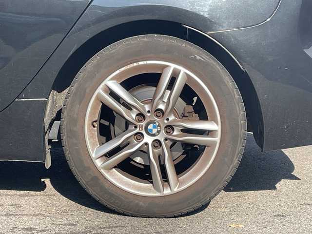 ＢＭＷ ２１８ｉ アクティブツアラー Mスポーツ 愛知県 2015(平27)年 7万km サファイアブラックP /禁煙車//純正ナビ//フルセグテレビ//AM、FM、CD、DVD、Bluetooth//バックカメラ//ドライブレコーダー//ETC//プッシュスタート//サイドブレーキボタン//ステアリングチルト//アイドリングストップ//ブレーキアシスト//電動格納ミラー//横滑り防止装置//車線逸脱警告//ABS//トラクションコントロール//自動防眩ミラー//集中ドアロック//盗難防止システム//後席3点シートベルト//オットマン//ルーフレール//革巻ステア//保証書//取扱説明書