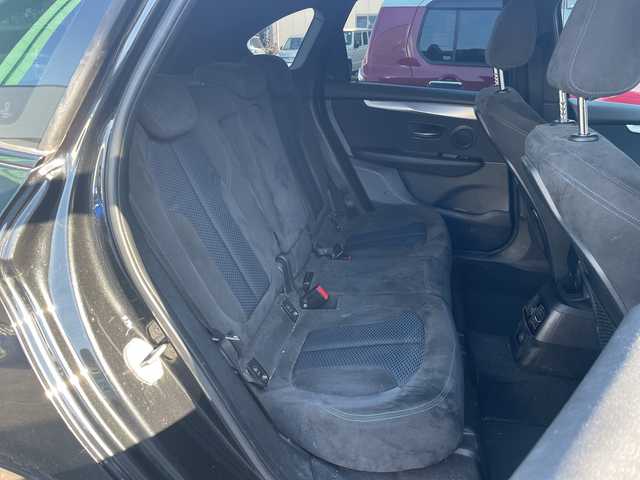 ＢＭＷ ２１８ｉ アクティブツアラー Mスポーツ 愛知県 2015(平27)年 7万km サファイアブラックP /禁煙車//純正ナビ//フルセグテレビ//AM、FM、CD、DVD、Bluetooth//バックカメラ//ドライブレコーダー//ETC//プッシュスタート//サイドブレーキボタン//ステアリングチルト//アイドリングストップ//ブレーキアシスト//電動格納ミラー//横滑り防止装置//車線逸脱警告//ABS//トラクションコントロール//自動防眩ミラー//集中ドアロック//盗難防止システム//後席3点シートベルト//オットマン//ルーフレール//革巻ステア//保証書//取扱説明書