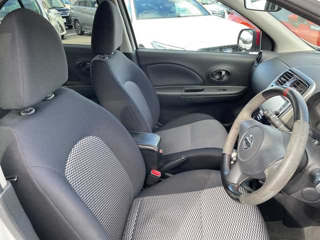 日産 マーチ ニスモ 長野県 2016(平28)年 9.3万km ブリリアントホワイトパール 禁煙車/純正ナビ【MJ116D-W】/（ＣＤ／フルセグＴＶ／Ｂｌｕｅｔｏｏｔｈ）/バックカメラ/ＥＴＣ/革巻きステアリング/フォグランプ/オートライト/スマートキー/プッシュスタート/純正１６インチアルミホイール/純正フロアマット/純正ドアバイザー/横滑り防止装置