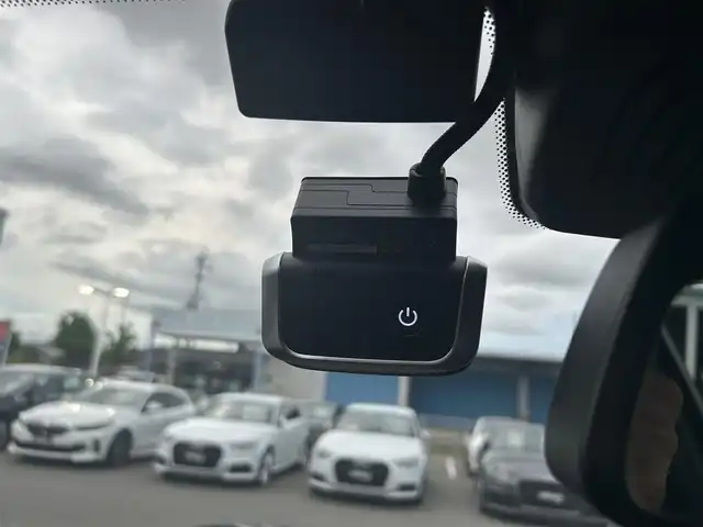 ＢＭＷ Ｘ３ xDrive20d Mスポーツ 滋賀県 2019(令1)年 4.3万km サファイアブラックP ハイラインパッケージ/・ダコタレザー/・前席パワーシート/・全席シートヒーター/インテリジェントセーフティ/・衝突被害軽減システム/・レーンキープアシスト/・ブラインドスポットモニター/純正ナビ/（CD/DVD/BT/USB/フルセグ）/360°カメラ/ルームミラー内蔵ETC/前後ドライブレコーダー/電動リアゲート/アクティブクルーズコントロール/ワイヤレスチャージ/アダプティプLEDヘッドライト/コーナーセンサー/アンビエントライト/純正18インチAW/純正AW付きサマータイヤ積込/純正フロアマット/取扱説明書/保証書/スペアキー