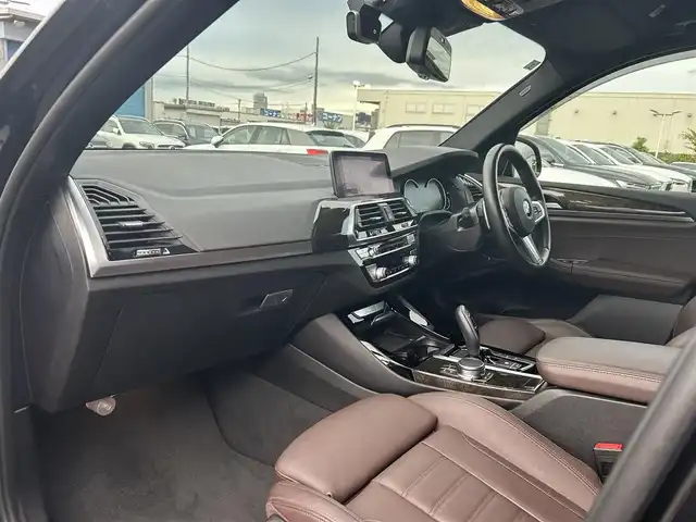 ＢＭＷ Ｘ３ xDrive20d Mスポーツ 滋賀県 2019(令1)年 4.3万km サファイアブラックP ハイラインパッケージ/・ダコタレザー/・前席パワーシート/・全席シートヒーター/インテリジェントセーフティ/・衝突被害軽減システム/・レーンキープアシスト/・ブラインドスポットモニター/純正ナビ/（CD/DVD/BT/USB/フルセグ）/360°カメラ/ルームミラー内蔵ETC/前後ドライブレコーダー/電動リアゲート/アクティブクルーズコントロール/ワイヤレスチャージ/アダプティプLEDヘッドライト/コーナーセンサー/アンビエントライト/純正18インチAW/純正AW付きサマータイヤ積込/純正フロアマット/取扱説明書/保証書/スペアキー
