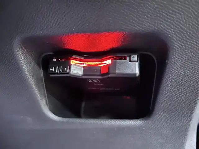 プジョー ２００８ GT 千葉県 2022(令4)年 5.2万km オレンジ ワンオーナー/ターボ/純正ディスプレイ（ナビ内蔵）/バックカメラ/ハーフレザーシート/前席シートヒーター/アクティブセーフティブレーキ/クルーズコントロール/パーキングセンサー/アンビエンスライト/前後ドラレコ/パドルシフト/ルーフレール/LEDヘッドライト/フォグランプ/BSM/スマートキー/純正フロアマット