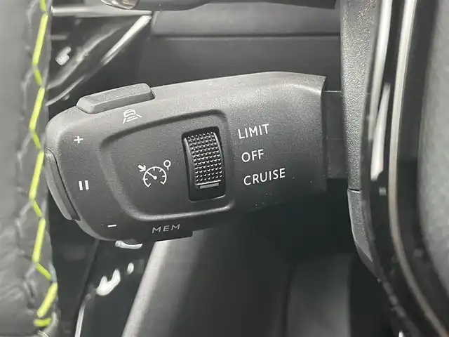 プジョー ２００８ GT 千葉県 2022(令4)年 5.3万km オレンジⅡ ワンオーナー/ターボ/衝突軽減ブレーキ/レーンキープアシスト/レーダークルーズコントロール/クリアランスソナー/ブラインドスポットモニター/純正ディスプレイナビ/バックカメラ/ハーフレザーシート/前席シートヒーター/アンビエンスライト/パドルシフト/ルーフレール/LEDヘッドライト/フォグランプ/スマートキー/純正フロアマット