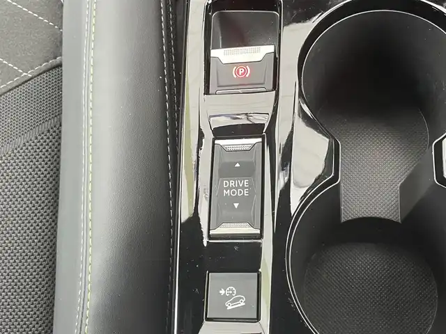 プジョー ２００８ GT 千葉県 2022(令4)年 5.3万km オレンジⅡ ワンオーナー/ターボ/衝突軽減ブレーキ/レーンキープアシスト/レーダークルーズコントロール/クリアランスソナー/ブラインドスポットモニター/純正ディスプレイナビ/バックカメラ/ハーフレザーシート/前席シートヒーター/アンビエンスライト/パドルシフト/ルーフレール/LEDヘッドライト/フォグランプ/スマートキー/純正フロアマット
