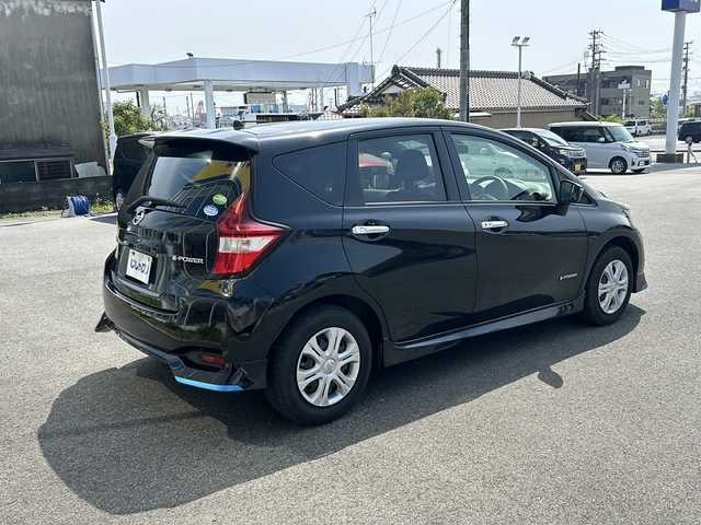 日産 ノート e－パワー X 福島県 2017(平29)年 8.2万km スーパーブラック （株）IDOMが運営する【じしゃロンいわき店】の/自社ローン専用車両になります。/こちらは現金またはオートローンご利用時の価格です。/自社ローンご希望の方は別途その旨お申し付けください//メモリナビ/フルセグテレビ/DVD BT CD/バックカメラ/アイドリングストップ/プッシュスタート/ETC/HID