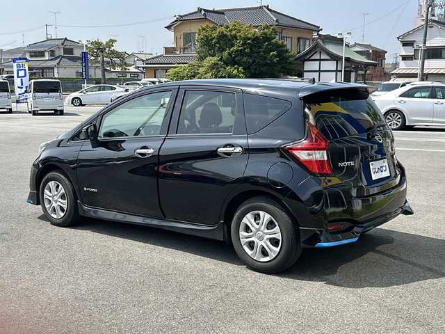 日産 ノート e－パワー X 福島県 2017(平29)年 8.2万km スーパーブラック （株）IDOMが運営する【じしゃロンいわき店】の/自社ローン専用車両になります。/こちらは現金またはオートローンご利用時の価格です。/自社ローンご希望の方は別途その旨お申し付けください//メモリナビ/フルセグテレビ/DVD BT CD/バックカメラ/アイドリングストップ/プッシュスタート/ETC/HID