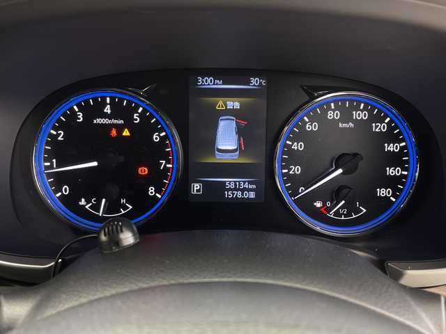 日産 エルグランド 250ハイウェイスターS 鹿児島県 2016(平28)年 5.9万km ブリリアントホワイトパール 純正ナビ/（CD/DVD/BT/フルセグTV）/純正フリップダウンモニター/両側パワースライドドア/クルーズコントロール/バックカメラ/ドライブレコーダー/コーナーセンサ―/オットマン/ハーフレザーシート/オートライト/ETC